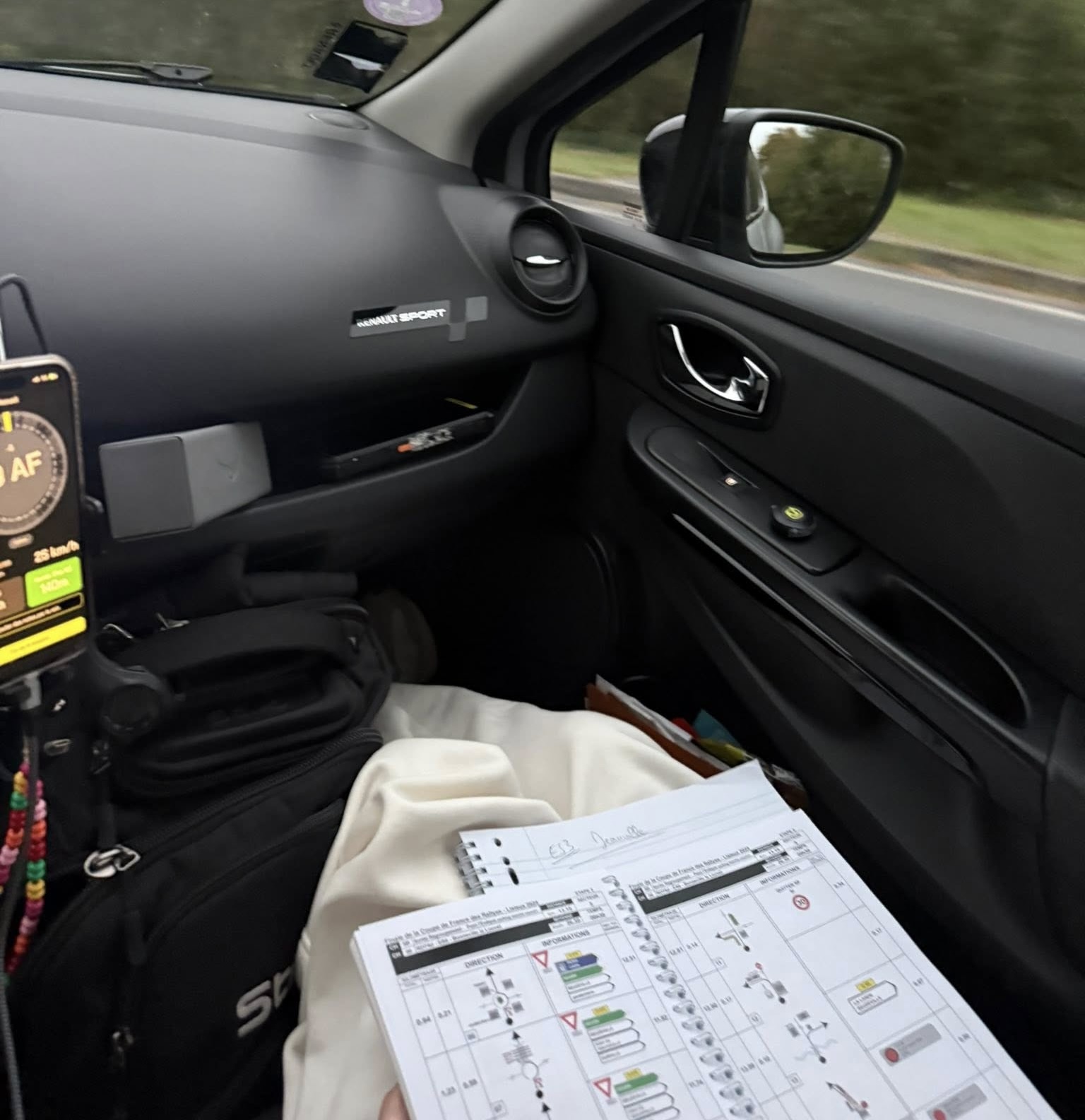 Soutien @LaFinaleDesRallyes pour @Théau Prz  et Margot avec leur numéro 22